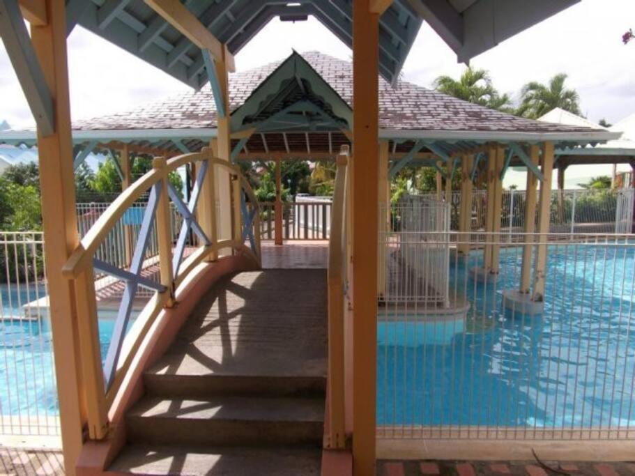 Appartement Ker-Eol Residence Canouan Sainte-Anne Avec Piscine Exterior photo